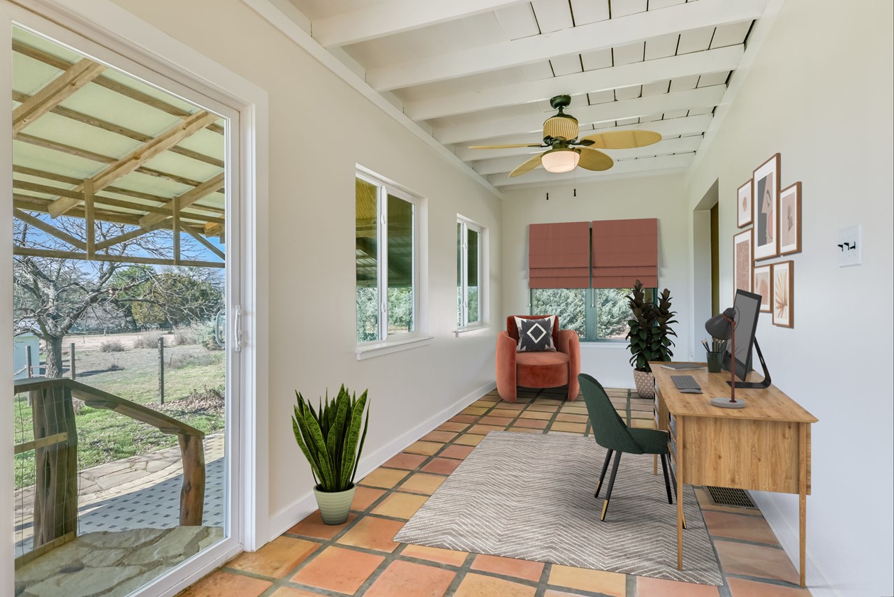 great office area or flex room with great natural light