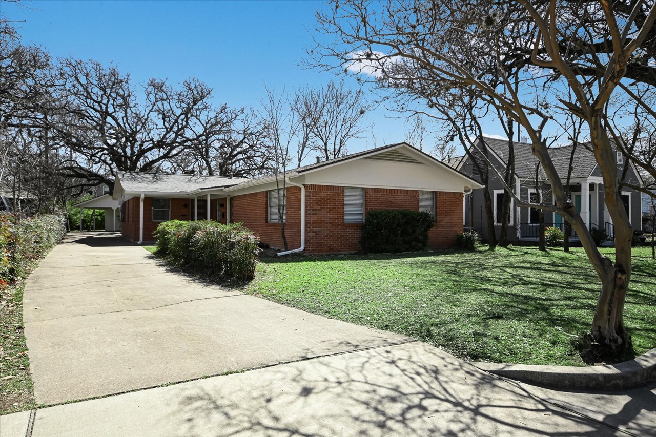 amazing updated vintage investment home great curb appeal with expansive front yard and updated vintage invest and forever home. live here and generate income too!