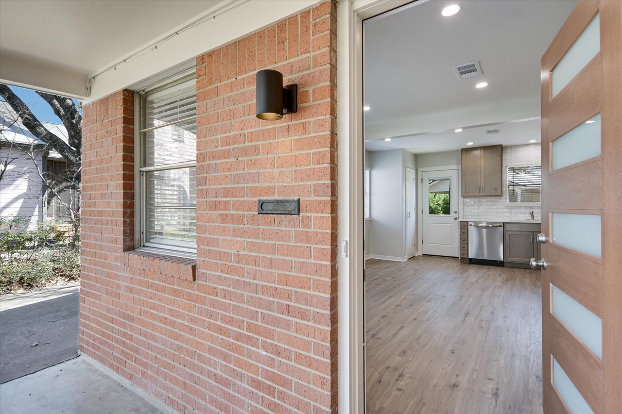 unit b entrance into exquisite redesigned all new home